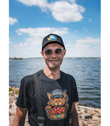 Czapka z daszkiem typu trucker czarna